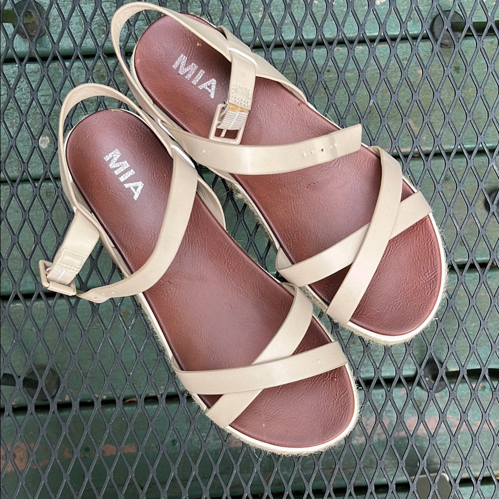 MIA Women's Tan Strappy Sandals